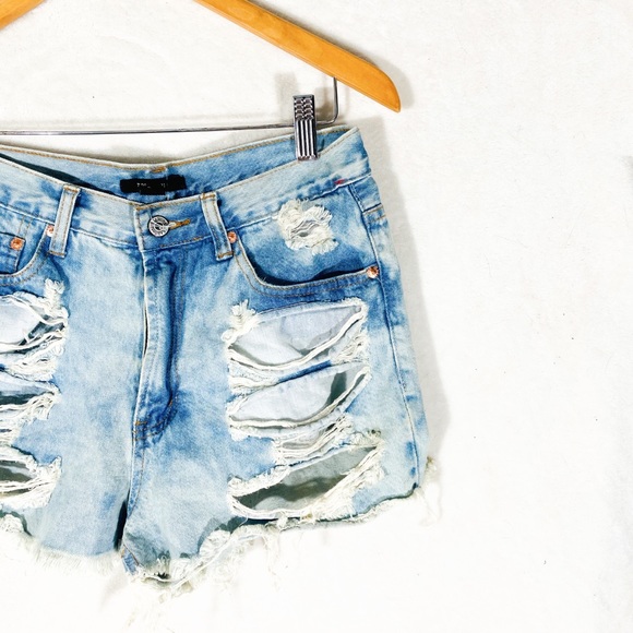 High waisted pocket distressed shorts - Picture 3 of 7
